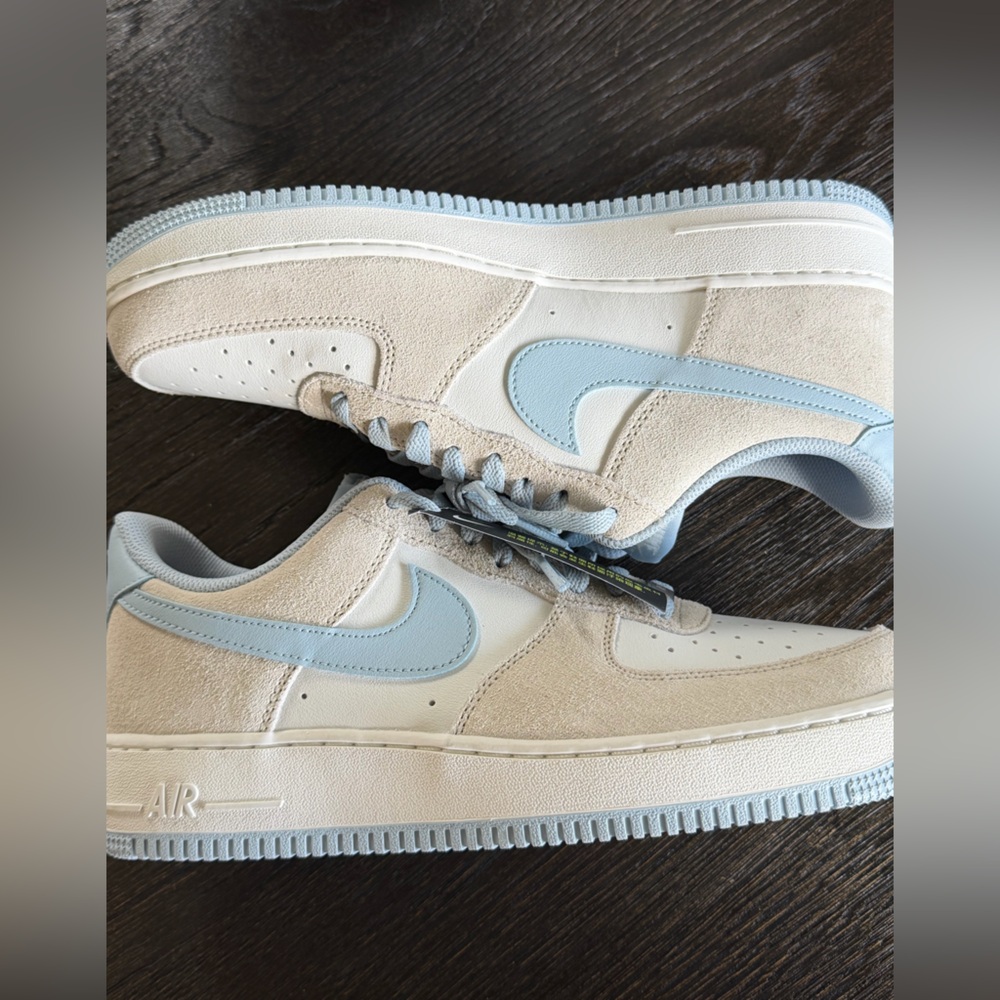 Nike Men's Sneakers Beige and Light Blue Low-Top